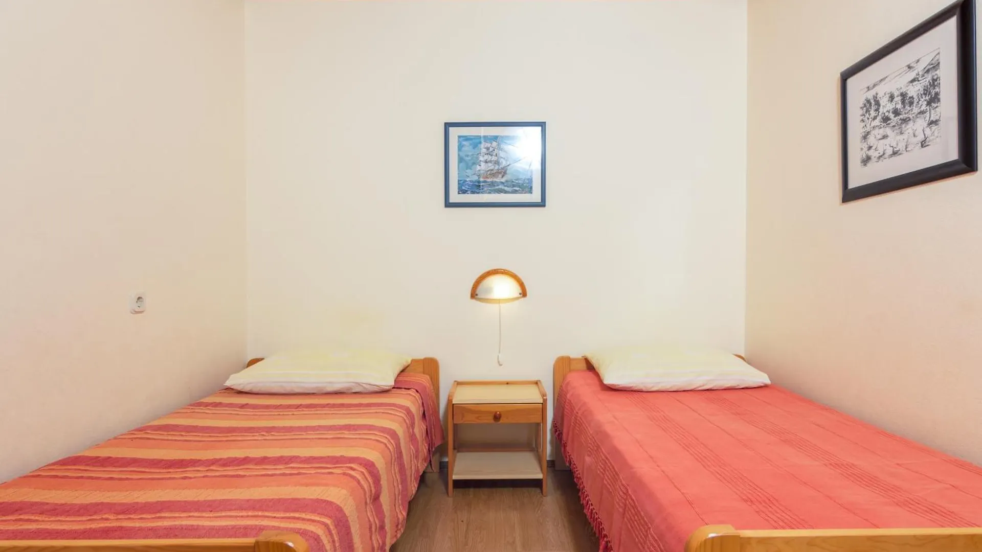 Apartments For Families With Children Banjole, Pula - 2258 Chorwacja